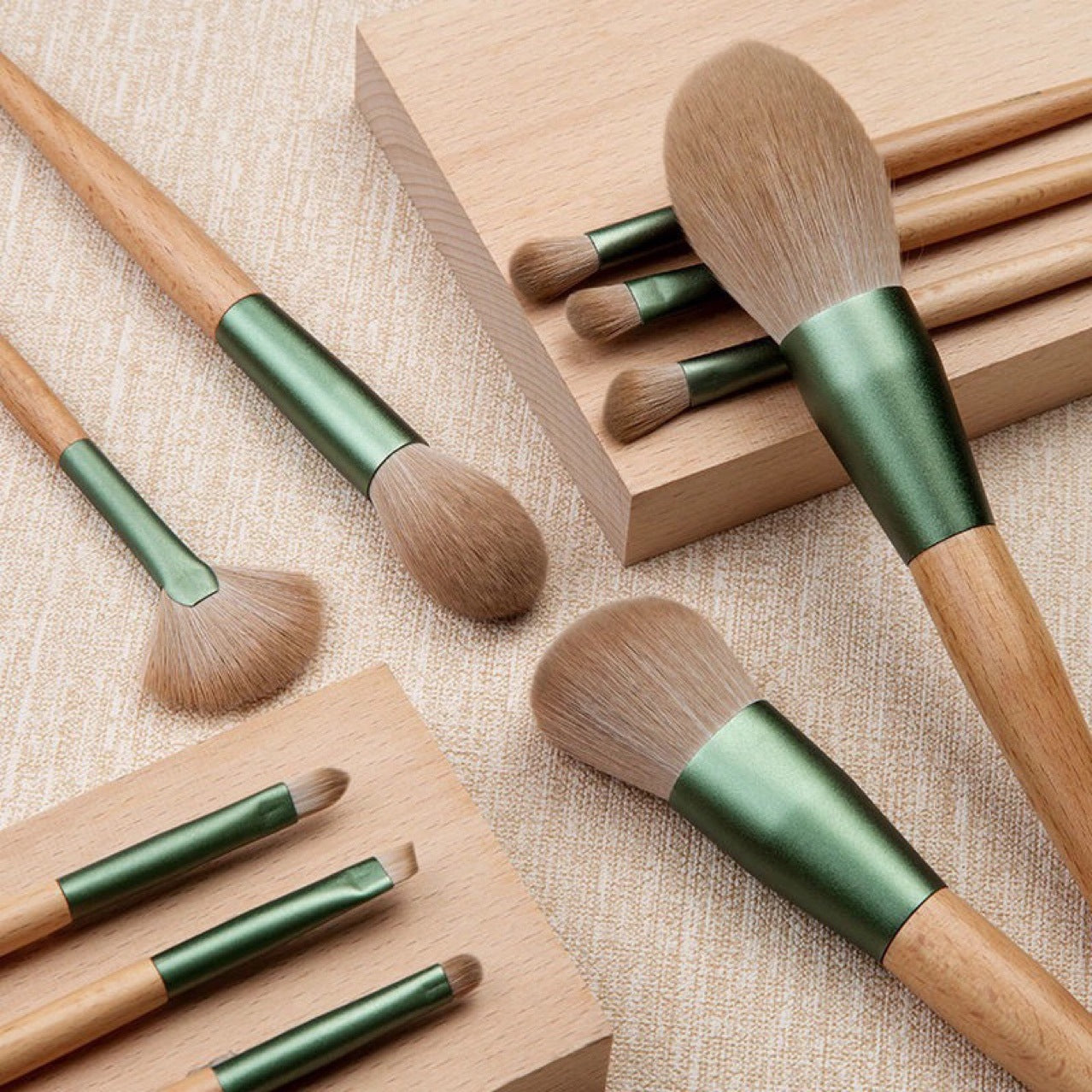 10-Piece Cosmetic Brush Set – Premium Beech Wood Handles